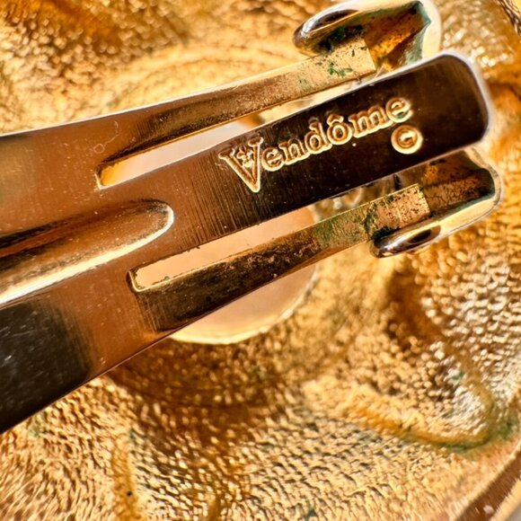 Vintage 1980's Vendome Gold/Pearl Clip-On Earrings - Picture 3 of 3